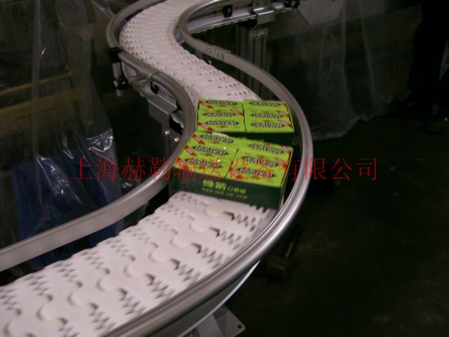 柔性鏈板能停止高精度的運動(dòng)，其各鏈節的磨損伸長(cháng)平均，能保持十分高的運動(dòng)精度。
