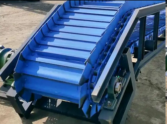 輸送機